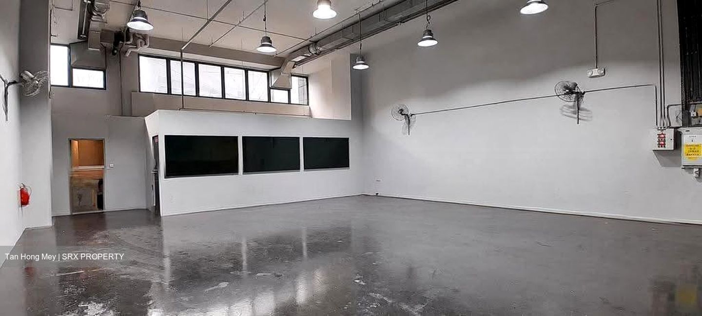 Carros Centre (D25), Factory #628752421